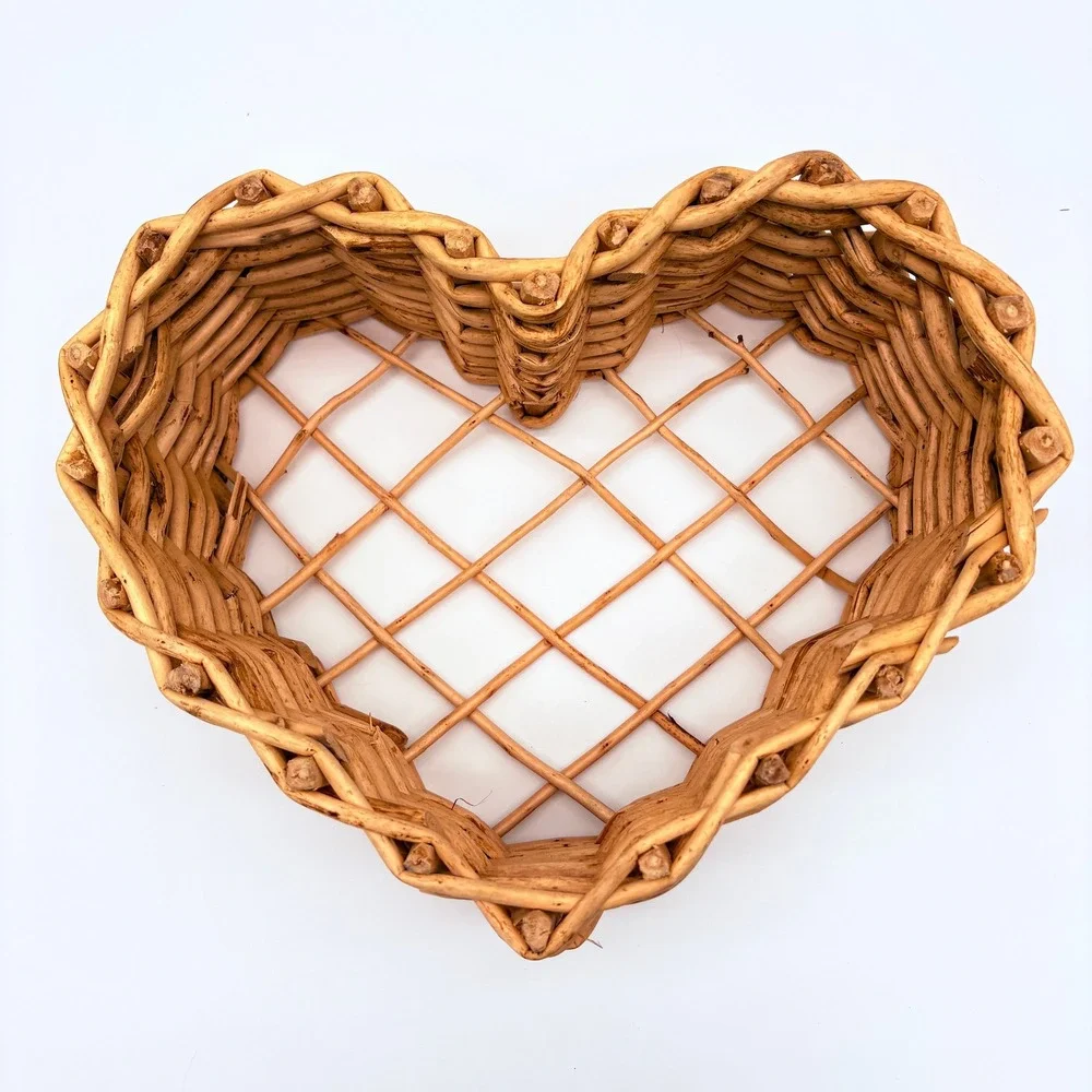 Set of 2 90s Heart Shaped Woven Nesting Baskets Farmhouse Wood Rustic Decor